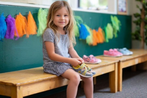 Jakie buty do przedszkola kupić? Wybieramy zdrowe obuwie na zmianę